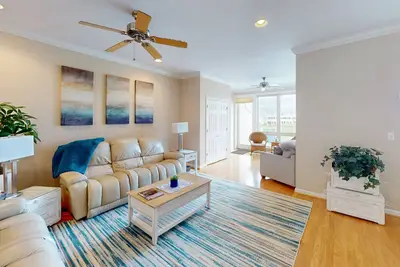Image de Bayville Shores townhome with fabulous resort amenities, deck, balcony
