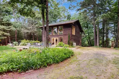 Image de Dog-friendly mountain home with private hot-tub, fire-pit and pool table