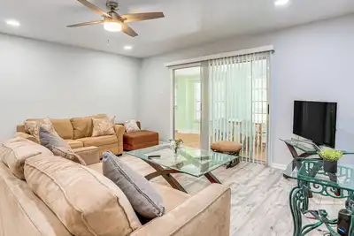 Image de Group Getaway w/ Deck & Yard in Lakeland!