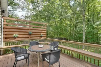 Image de Creek Dips & S’mores: Catskills Gem