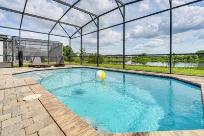 Image de Balmoral Resort Home: Private Pool w/ Lake Views!