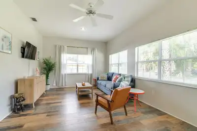 Image de Explore Dtwn Crystal River: Walkable Duplex Unit