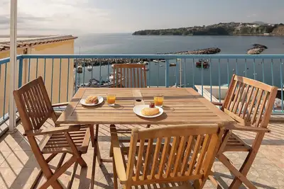 Image de La Procidana House | Corricella Terrace
