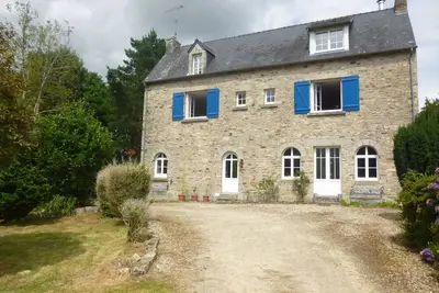 Image de maison de charme dans propriété familiale