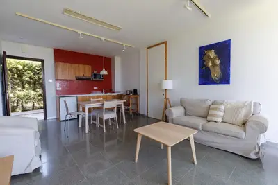 Image de Artistic 1-Bedroom Apartment in Limassol, by the Sea