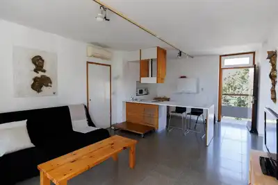 Image de Artistic 1-Bedroom Apartment in Limassol, by the Sea