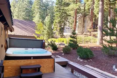 Image de 4 Bedroom w Hot Tub and Family Room (964je)