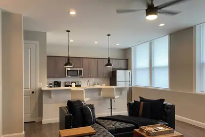 Image de 2 Luxury Lofts Side by Side - 2 Ba/2br - 2 Kitchens - Arts Entertain District