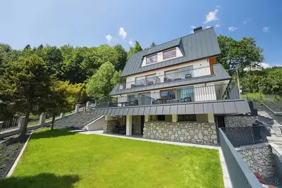 Image de 5 apartments for short term lease with flats suitable for 2- 5 guests