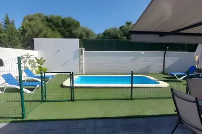 Image de Maison de Vacances 'Alex 1' avec Piscine Privée, Wi-Fi et Climatisation