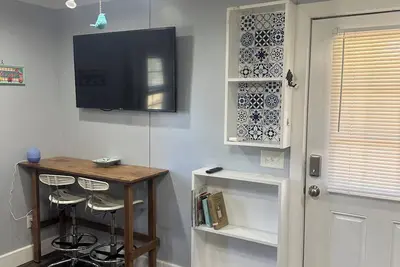 Cozy cabin in tranquil Evergreen with Ac