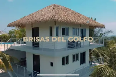 Image de Diamonds in the Mountain- 3-Suites with Ocean View in one!