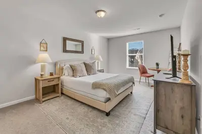 Image de 3 Bedroom Home - Near Mall & Hospital - Free Parking & Wifi