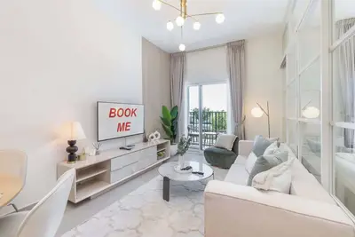 Image de Dubai Hills for 4 people in a Great Location!