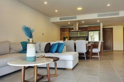 Image de Luxury Swim-Up apartment and private beach club