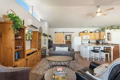 Image de Private Guesthouse w/ Pool in Historic Wickenburg!
