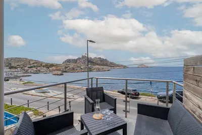 Image de Le Pointu des Goudes - Avec vue mer et collines