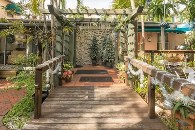 Image de Hemingway Retreat-Appartement-Douche-de Luxe-Vue sur Piscine