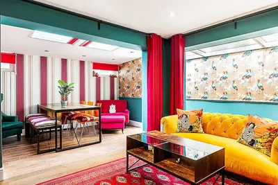 Image de Vibrant Kensington Flat with Garden Bar