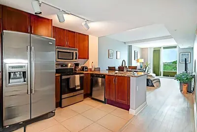 Image de Casa Costa-w/double wide balcony! Walk to Beach and Restaurants!