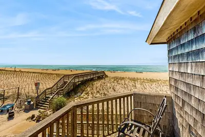 Image de Quintessential beach home steps from the ocean w/ decks, grill & w/d