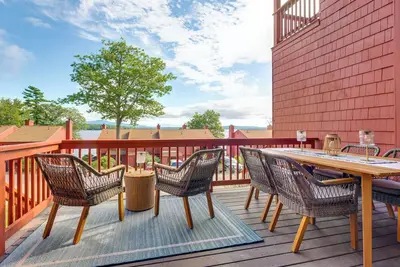 Image de Beautiful Views + Dock: Lake Winnipesaukee Retreat