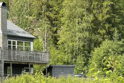 Image de Modern, child-friendly mountain cabin - peaceful location & incredible views. Pets allowed.