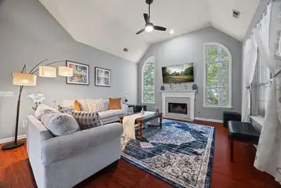 Image de Spacious 1br Alpharetta Home