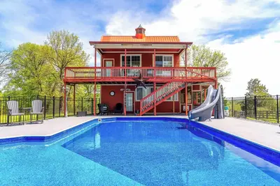 Image de Farm Stay! - Private Heated Pool & Swim Spa - Pool Table - 2 King 7 Queen - 16+