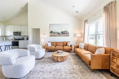 Image de New Home in Tusculum - All King Beds! No Cleaning Fees!