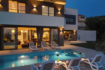 Image de New, villa Bond Dubrovnik, beautiful sea view near beach with heated pool