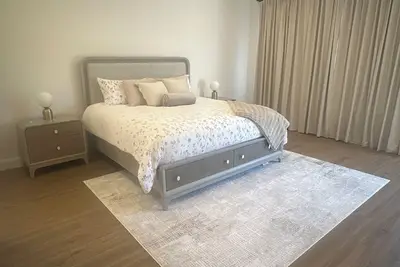 Image de Contemporary 5-bedroom house with beautiful pool in Frisco by the Star