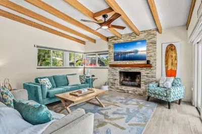 Image de Tropical Backyard Oasis W/ Dock, Bbq Grill, Heated Pool, & Spa!