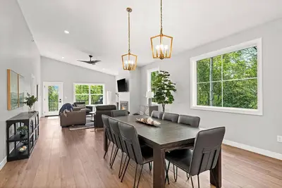 Image de RiverWest Island View -Brand New- Dog Friendly-Sauna-20% off Bike Rentals