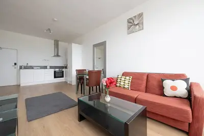 Image de Sleek urban retreat with gym access