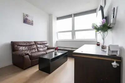 Image de Bright home near The Hawthorns Station