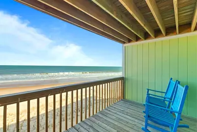 Image de The Endless Wave: Oceanfront Condo, Sunrise Views, Pool, 1-mile to Dining & Pier