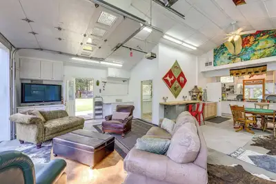 Image de 5 Mi to Logan State Park: Studio w/ Outdoor Space!