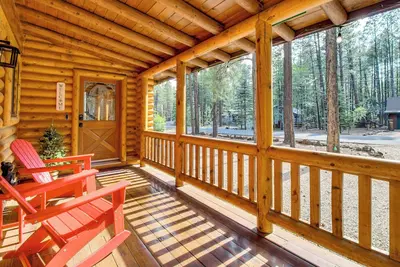 Image de Near Fishing & Hiking: Pinetop Log Cabin w/ Deck!