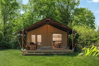 Image de A really nice glamping tent for your whole family, with large terrace