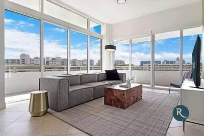 Image de Roami at Sunny Isles | Rooftop Pool | 3 Br #12