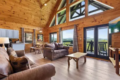 Image de Starry Nights is a beautiful three-bedroom cabin located in Mountain View Court.