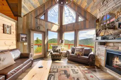 Image de Welcome to your perfect mountain escape nestled in the heart of Tennessee!