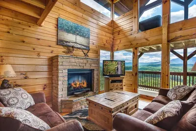 Image de Rejuvenation is a beautiful two-bedroom cabin in Starr Crest Resort.