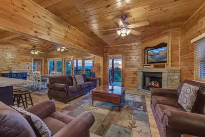 Image de As Good As It Gets is a spacious 4 bedroom cabin located in Starr Crest Resort