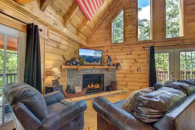 Image de It would be Beary nice to meet you in this new construction log cabin!