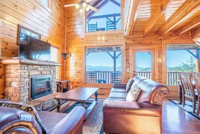 Image de This cozy one-bedroom cabin offers rest and relaxation for up to eight guests