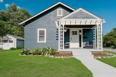 Image de The Corner Cottage -Walkable, Comfortable, Stylish
