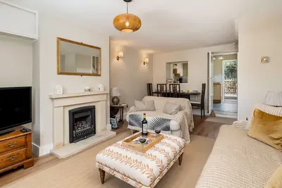 Image de Charming 2 Bed Cottage in the Heart of Adderbury | Pass the Keys