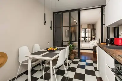 Image de Demmi | Central 2br Designer Apt